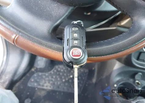 2015 Fiat 500L Trekking z USA, uszkodzony, nr VIN ZFBCFADH9FZ033832